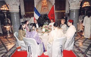 Déplacement au Maroc - dîner d'Etat offert par Sa Majesté Mohamed VI en l'honneur du Président de la République dans la 