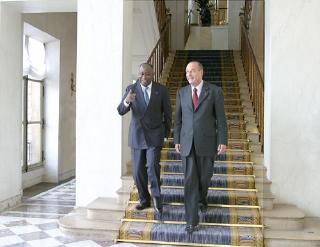Le PrÃ©sident de la RÃ©publique raccompagne M. Laurent Gbagbo, PrÃ©sident de la RÃ©publique de CÃ´te d'Ivoire à l'issue de l ...