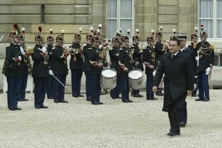 Arrivée de M. Hosni Moubarak, Président de la République arabe d'Egypte (cour d'honneur)