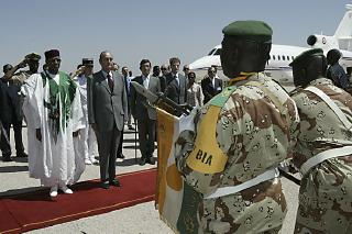 Accueil du République de la République sur l'aéroport de Tahoua par M. Mamadou Tandja, Président de la République du Niger