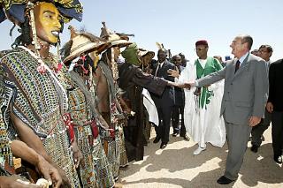 Accueil du République de la République sur l'aéroport de Tahoua par M. Mamadou Tandja, Président de la République du Niger