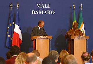 Conférence de presse du Président de la République et M. Amadou Toumani Touré au Palais des Congrès