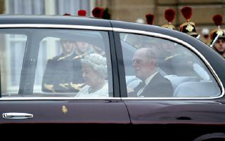 Visite d'Etat de Sa Majesté la reine Elizabeth II et de Son Altesse Royale le duc d'Edimbourg. Arrivée pour le dîner d'Etat