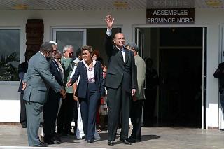 Le PrÃ©sident de la RÃ©publique et Mme Brigitte Girardin, ministre de l'Outre-mer, devant l'AssemblÃ©e de la Province Nord, en compagni ...