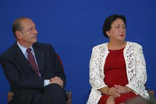 Le Président de la République et Mme Lucette Taero, Présidente de l'Assemblée de Polynésie française