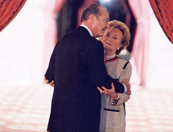 Le Président de la République, et Mme Jacques Chirac, à l'issue de la cérémonie d'investiture.