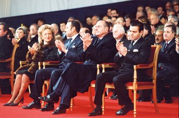 Le Président de la République et Sa Majesté Mohammed VI inaugurent la place Mohammed V .