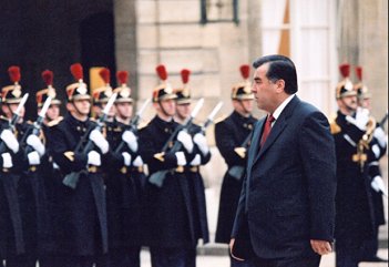 Arrivée de M. Emomali RAKHMONOV, Président de la République du Tadjikistan.
