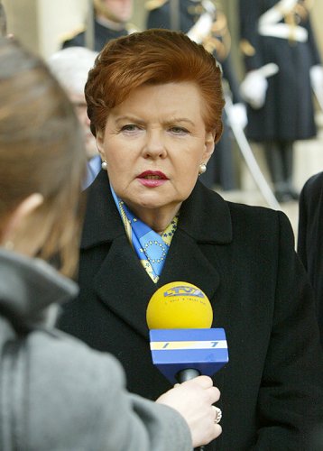 Point de presse informel de Mme Vaira Vike-Freoberga, PrÃ©sidente de la RÃ©publique de Lettonie à l'issue de son entrevue avec le ...
