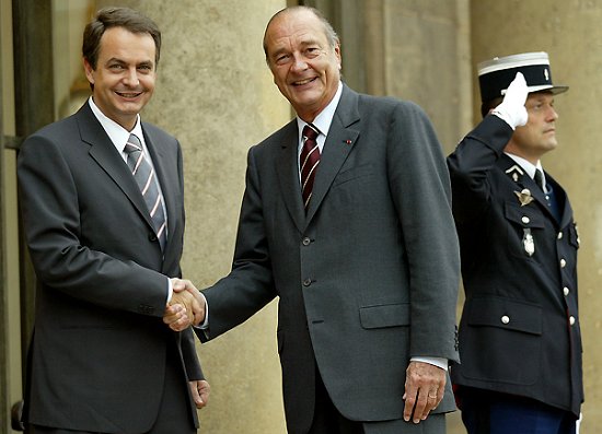 Le Président de la République salue M. Jose Luis Rogriguez Zapatero, à l'ssue de leur rencontre (perron)