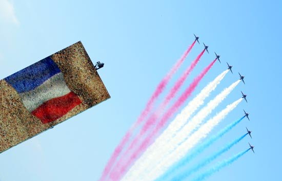- 60ème anniversaire du débarquement en Normandie - cérémonie internationale - défilé aérien