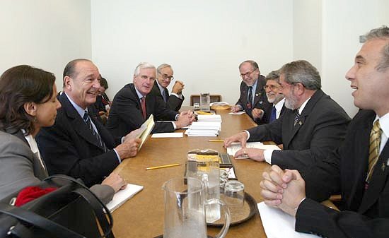 Rencontre du Président de la République avec M. Luiz Inacio Lula da Silva, Président de la République fédérative du Brésil