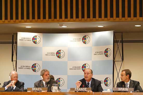 ConfÃ©rence de presse conjointe du PrÃ©sident de la RÃ©publique et des PrÃ©sidents Lula da Silva, Lagos Escobar, Jose Luiz Zapatero et ...