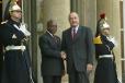 Le Président de la République accueille M. Joseph Kalbila, Président de la République démocratique du Congo (perron)
