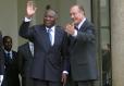 Le Président de la République accueille  M. Laurent Gbagbo, Président de la République de Côte d'Ivoire (perron)