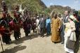 Accueil du Président de la République au village d'Iteri, en pays dogon, en compagnie de Mme Catherine Clément et du président du Mali M. Touré