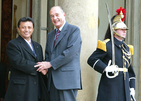 M.Jacques CHIRAC, Président de la République et M. RAVALOMANANA, Président de Madagascar.