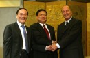 Photo : Entretien du Président de la République avec M. Wang Qishan, maire de Pékin