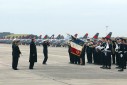 Photo 1 : Accueil du Président de la République à son arrivée à la base aérienne 120 - honneurs militaires