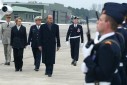 Photo : Accueil du Président de la République à son arrivée à la base aérienne 120 - honneurs militaires