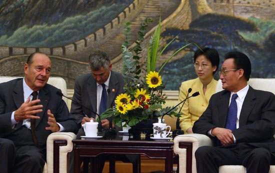 Entretien du Président de la République avec M.Wu Bangguo, président de l'Assemblée nationale populaire (Grand palais du Peuple)