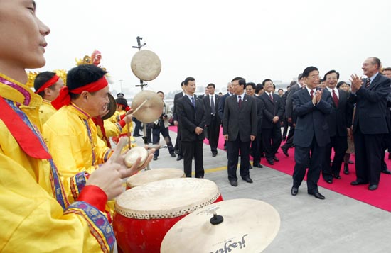 Cérémonie d'adieu à l'occasion du départ du Président de la République pour Pékin